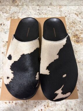 Anthropologie Cowhide Slide Mules in Black and Cream